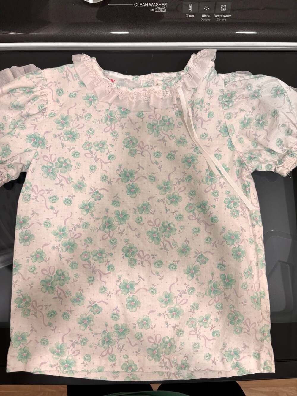 Kid’s Floral Top Size 6X White Green Cotton Lace